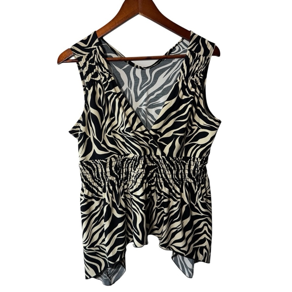 Animal Print V-Neck Sleeveless Blouse Size Medium Large